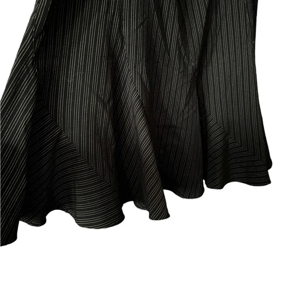 Jones NewYork dress skirt with side zipper. Pinstripes, gorgeous - Picture 4 of 5